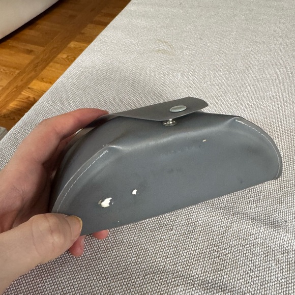 Vintage Miu Miu butterfly Oversized Women's Sunglasses from early 2000s - Picture 6 of 7